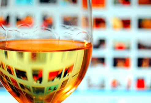 White wine still contains the acid and tannins that help bind stains to teeth.