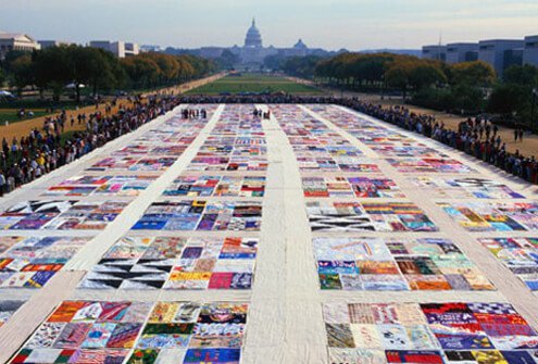 AIDS Memorial Quilt displayed on the National Mall in Washington, D.C. (1987)