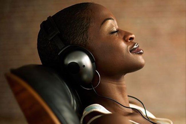 Sessions with a music therapist may help decrease pain levels. 