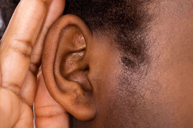 Visual and auditory hallucinations are common with schizophrenia. 