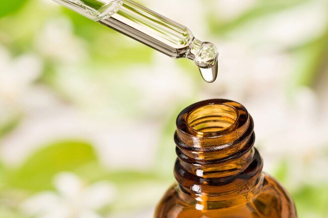 Essential oils may help you manage pain and the stress of having a chronic condition.