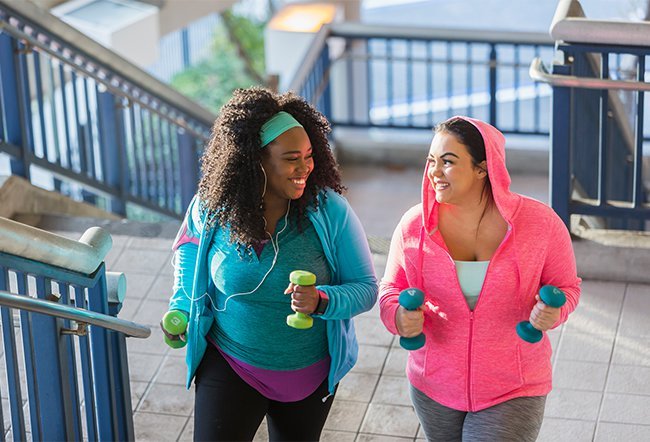 When you get sick, your body needs rest to recuperate. Exercise can help you to some extent when dealing with a stuffy nose. Exercise should be strictly avoided when you have a fever.