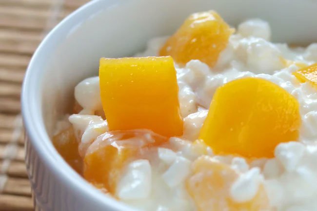 Cottage cheese has a mild flavor and provides 12 grams of protein per half cup.