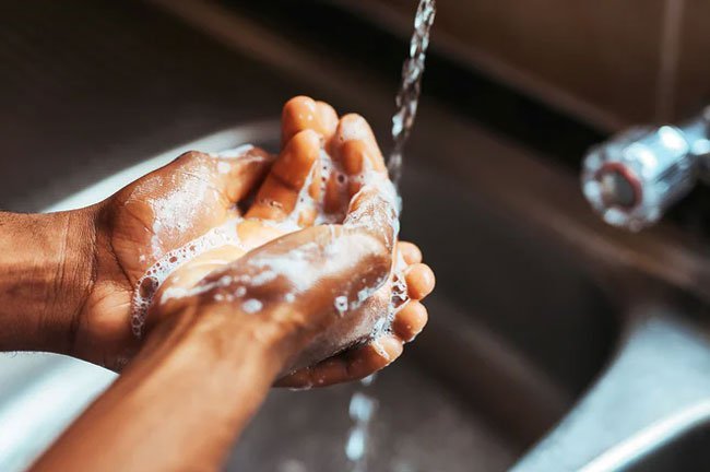 Always wash your hands before and after handling frozen food.