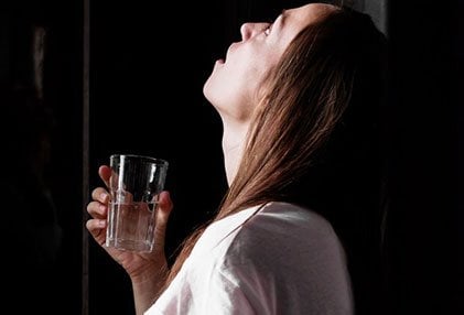 Use home remedies to help get rid of strep throat symptoms. 