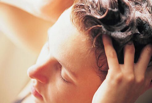 Occasionally, if there is excessive scaling in the scalp, it may be necessary to change certain habits to diminish the amount of dandruff.