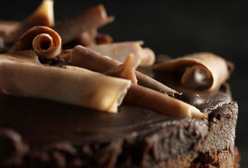Because chocolate can contain caffeine and fat, chocolate can be a trigger for heartburn.