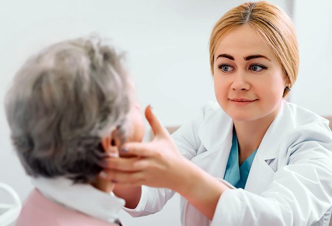 The vestibulo-ocular reflex (VOR) can be tested using the following methods