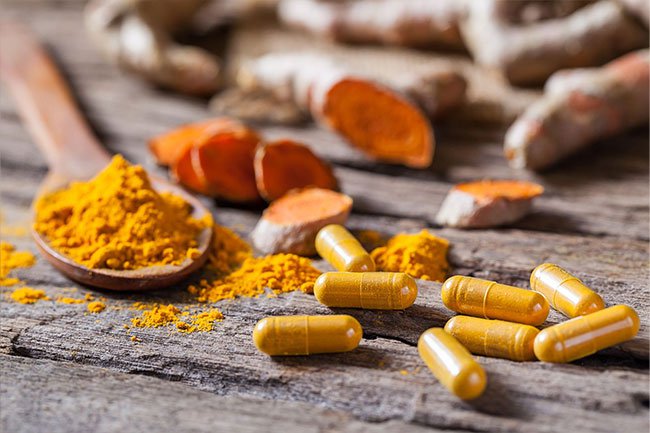 Curcuminoids in turmeric may help control knee pain and skin irritation. 