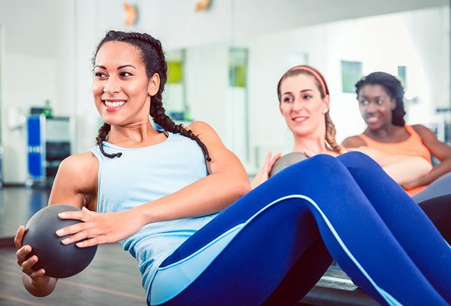 The Russian twist is a simple and effective exercise to tone the core The Russian twist is a simple and effective exercise to tone the core