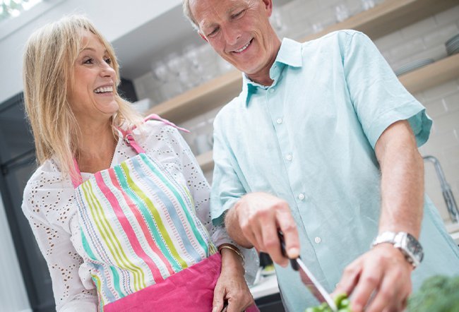 A well-balanced and healthy diet plays an important role in good health. Some good home-cooked meals include lemon chicken, grilled pawns, soups, pasta, turkey stew and one-pot sticky salmon. 