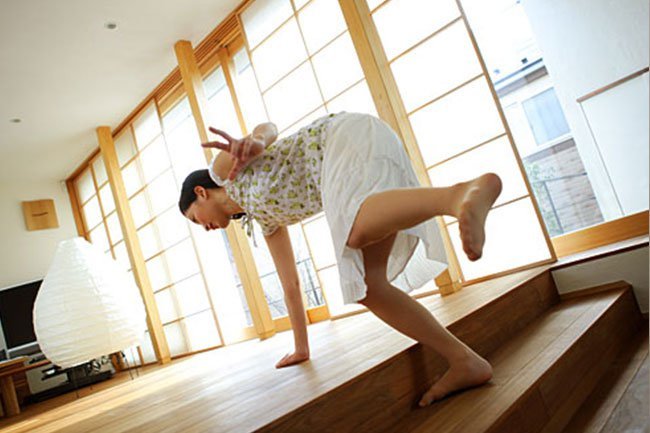 Muscle weakness or spasm, numbness, and a loss of balance during a relapse can make you uncoordinated and unsteady on your feet.