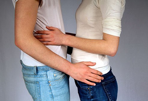 Most sexually transmitted diseases (STDs) cannot be transmitted through clothing. However, some such as pubic lice, scabies and molluscum contagiosum can be transmitted by sharing clothes with an infected person. Most sexually transmitted diseases (STDs) cannot be transmitted through clothing. However, some such as pubic lice, scabies and molluscum contagiosum can be transmitted by sharing clothes with an infected person.