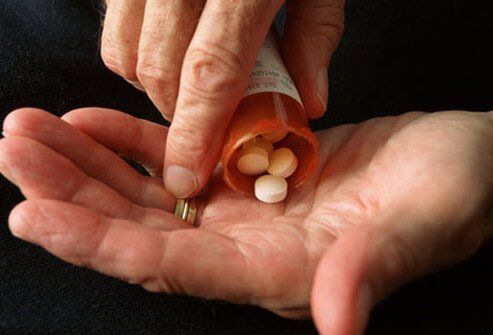 For mild disease activity, anti-inflammatory drugs (aminosalicylates) that work locally on the bowel may be used either orally or as enemas.