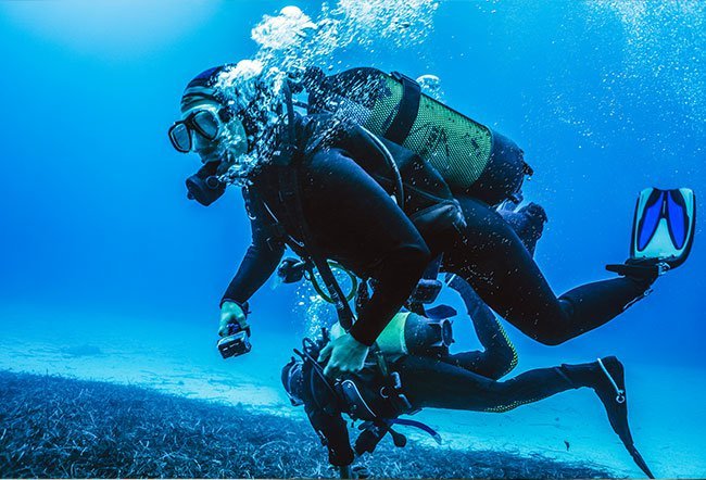 Oxygen toxicity is typically only seen in cases involving the use of supplemental oxygen.