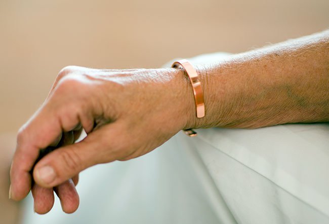 what does wearing a copper bracelet do what does wearing a copper bracelet do