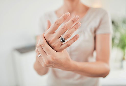 how long should a sprained thumb hurt