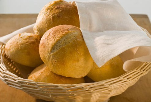 Restaurants like to give you a sense that there’s plenty on the table.